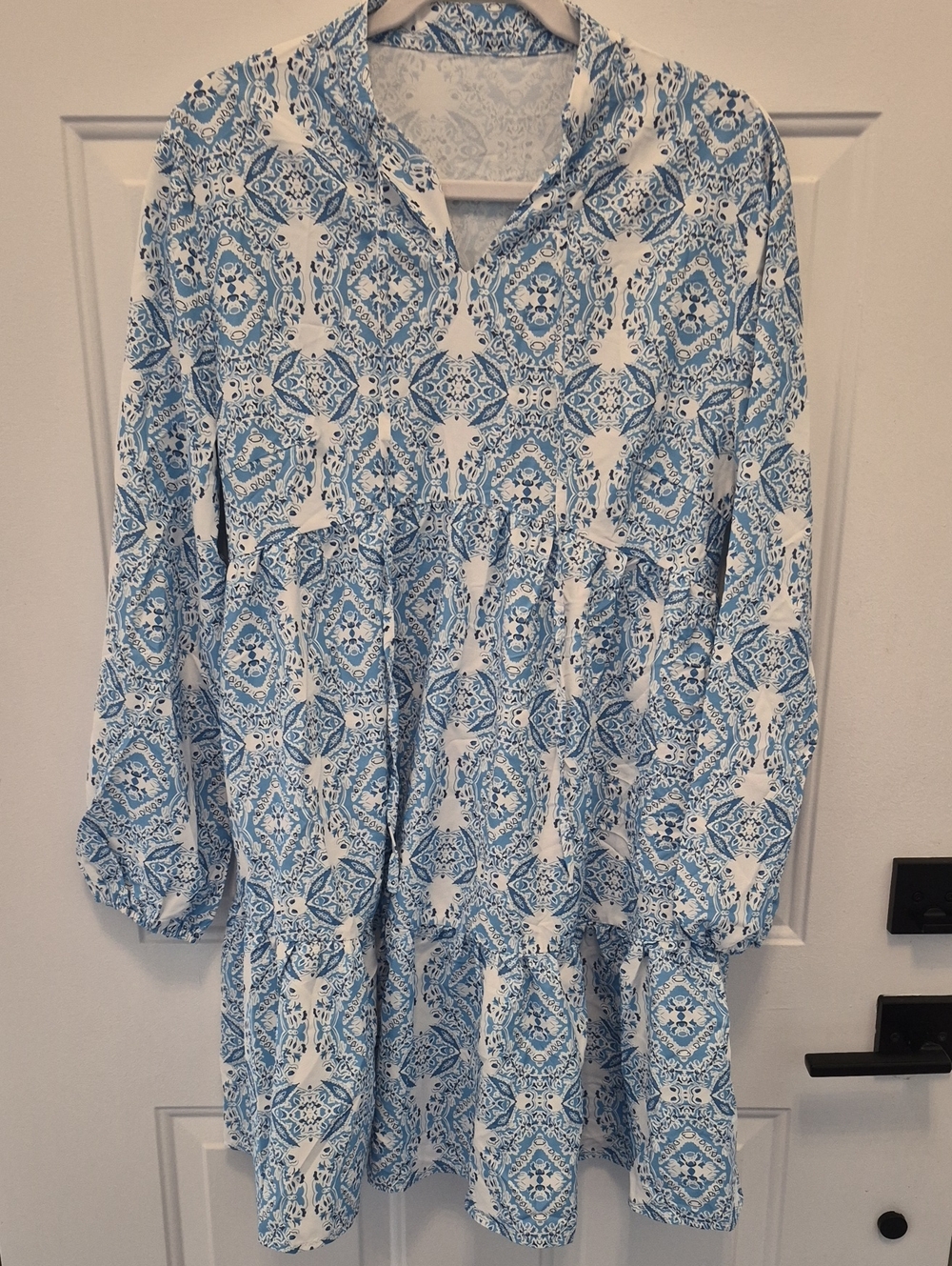 Cupshe Blue and White Printed Long Sleeve Babydoll Dress